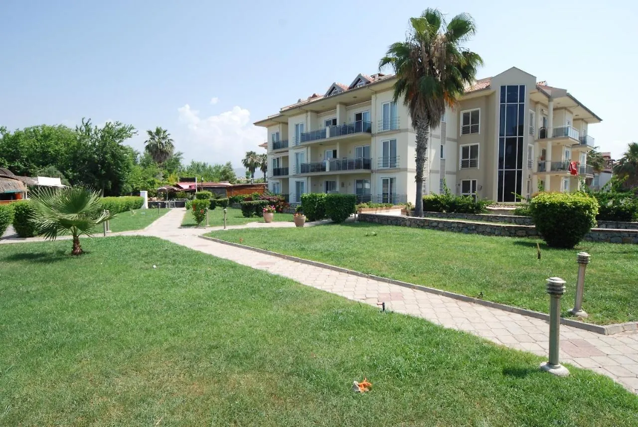Saros Apartments Calis Beach Fethiye 0*,